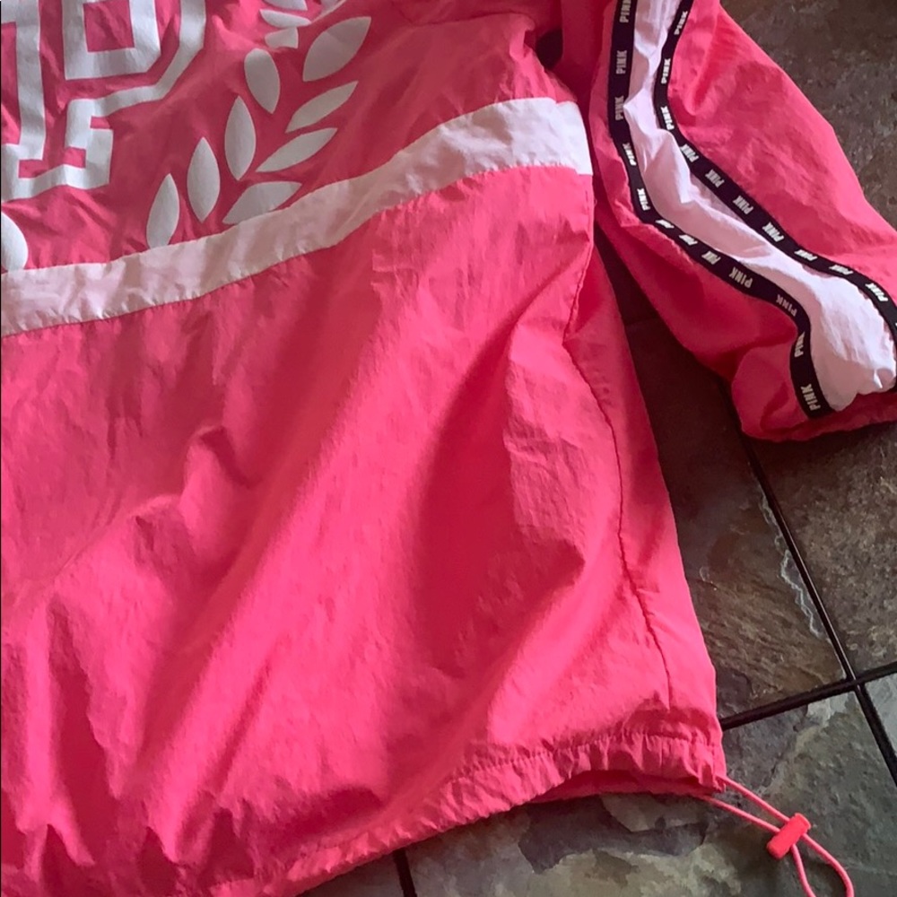 Woman’s jackets - Picture 10 of 10